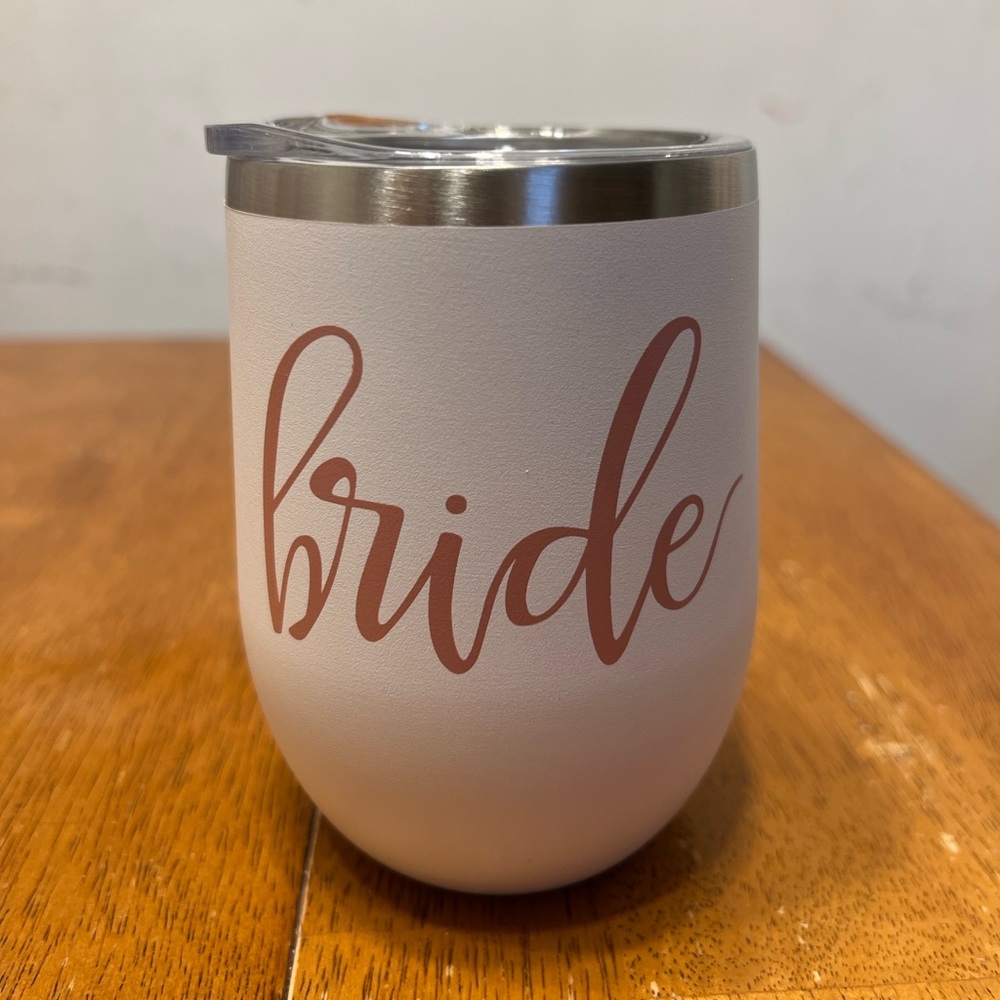 Bride Tumbly White Wine Tumbler with a Plastic Wine Bottle Stopper
